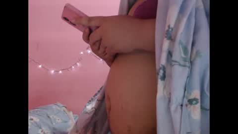 Snapshot of sweetapple808216 chatting on February 23, 11:24 pm sweetapple808216 online show from February 23, 11:24 pm