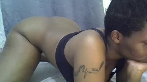 sweetass689 online show from October 8, 9:12 pm