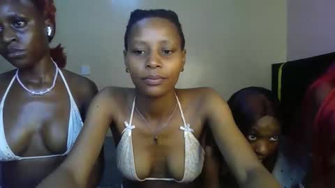 Snapshot of sweetbaby_30 chatting on April 11, 2:38 am Sweetbaby 30 online show from April 11, 2:38 am