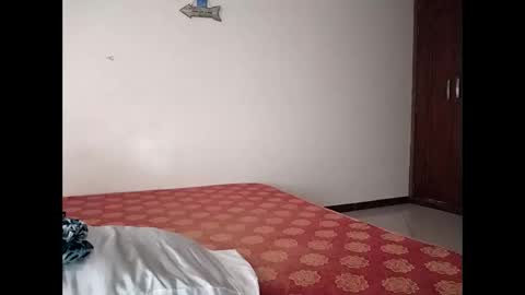 Snapshot of sweetbee018 chatting on February 7, 10:52 am Lunargirl online show from February 7, 10:52 am