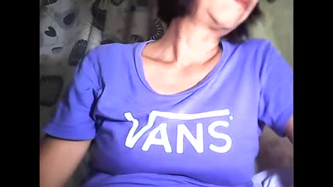 Snapshot of sweetbella24 chatting on October 1, 11:38 am im anne online show from October 1, 11:38 am