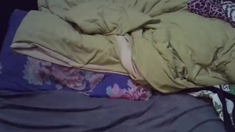 Snapshot of sweetbellah1 chatting on February 20, 12:29 am Sweetgul online show from February 20, 12:29 am