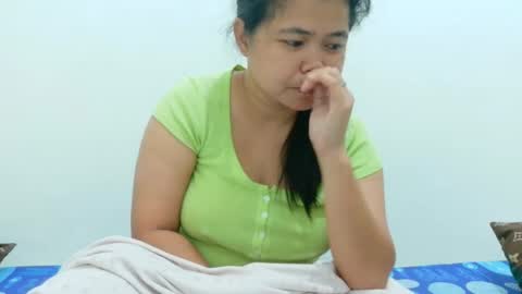 Snapshot of sweetbigtits_maria chatting on October 23, 12:10 am sweetbigtits_maria online show from October 23, 12:10 am