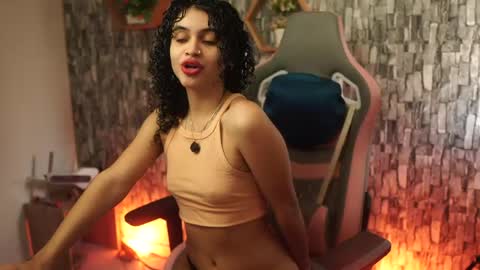 Salom independent model online show from May 22, 7:41 pm
