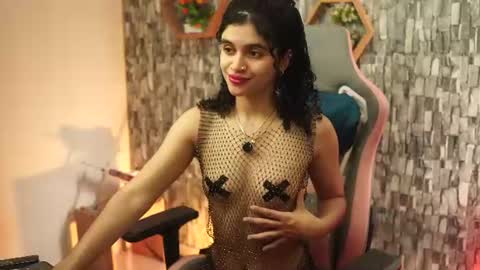 Snapshot of sweetbonii chatting on July 5, 7:32 pm Salom independent model online show from July 5, 7:32 pm