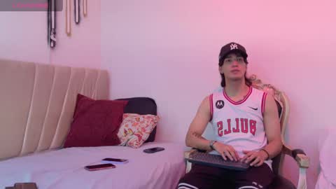 Snapshot of sweetbutspicy_ chatting on June 6, 11:59 am sweetbutspicy online show from June 6, 11:59 am
