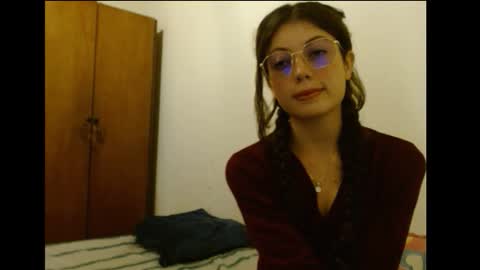 Snapshot of sweetcalm_ chatting on February 20, 3:47 am sweetcalm_ online show from February 20, 3:47 am