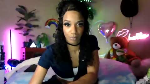 Snapshot of sweetcarimilla83 chatting on February 18, 6:09 am Jillian online show from February 18, 6:09 am