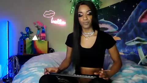 Snapshot of sweetcarimilla83 chatting on March 15, 7:36 am Jillian online show from March 15, 7:36 am