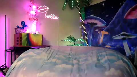 Snapshot of sweetcarimilla83 chatting on March 21, 6:51 am Jillian online show from March 21, 6:51 am
