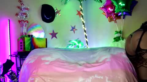 Snapshot of sweetcarimilla83 chatting on April 1, 8:48 am Jillian online show from April 1, 8:48 am