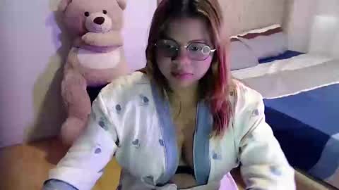 Snapshot of sweetcristalh chatting on October 13, 6:41 pm Cristal online show from October 13, 6:41 pm