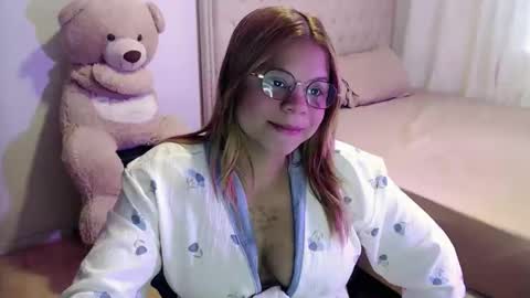 Snapshot of sweetcristalh chatting on October 28, 8:33 pm Cristal online show from October 28, 8:33 pm