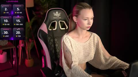 Lina online show from April 10, 5:50 pm