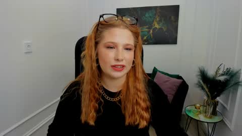 Snapshot of sweetdaylight chatting on May 3, 7:20 pm sweetdaylight online show from May 3, 7:20 pm