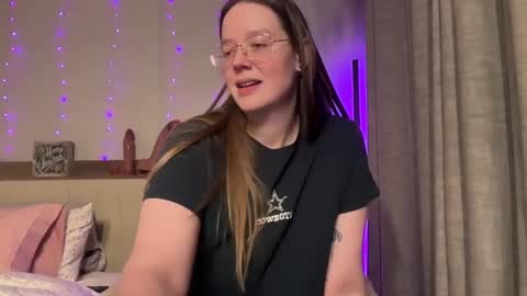 Delilah Samson online show from December 10, 7:58 am