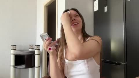 Snapshot of sweetdreamvic chatting on July 1, 11:23 am Vicktorious online show from July 1, 11:23 am