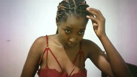 Snapshot of sweetebony_50 chatting on May 13, 9:39 am sweetebony_50 online show from May 13, 9:39 am