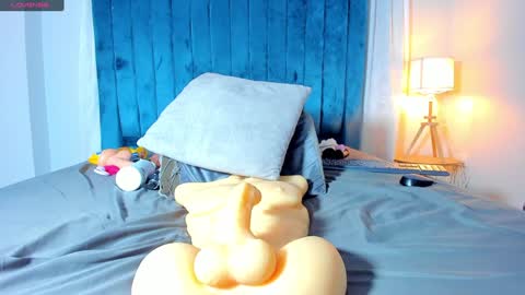 Mia online show from January 24, 3:13 pm