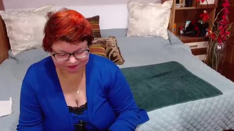 Snapshot of sweetestmilf4you chatting on January 7, 12:31 pm sweetestmilf4you online show from January 7, 12:31 pm