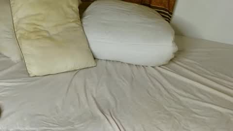 Snapshot of sweetestraincandie chatting on October 3, 11:46 pm miss candie online show from October 3, 11:46 pm