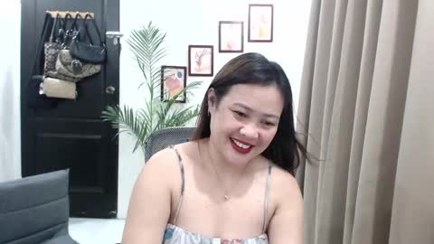 Snapshot of sweetestsmile_ chatting on January 17, 5:53 am Khaye online show from January 17, 5:53 am