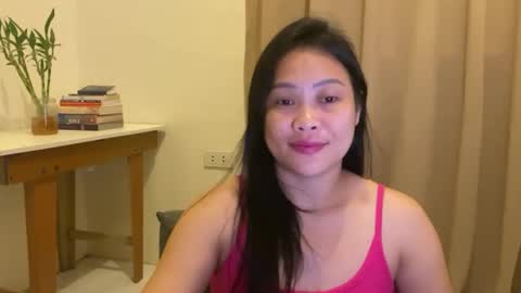 Snapshot of sweetestsmile_ chatting on May 16, 3:33 pm Khaye online show from May 16, 3:33 pm