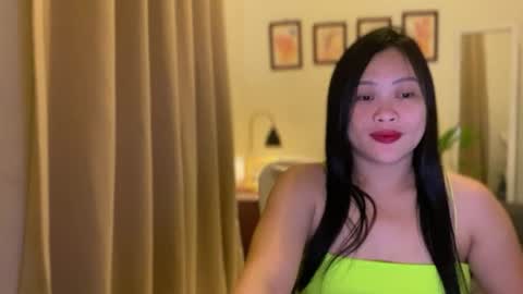 Snapshot of sweetestsmile_ chatting on June 25, 10:31 am Khaye online show from June 25, 10:31 am