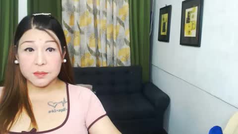 Snapshot of sweetflavor4uxxx chatting on January 3, 1:14 pm GoddessAira4uTS online show from January 3, 1:14 pm