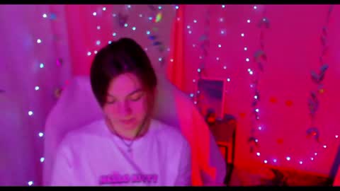 sweetfoyou online show from June 18, 6:02 am