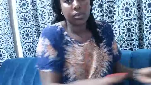 Snapshot of sweetgal11 chatting on December 21, 8:21 am sweetgal11 online show from December 21, 8:21 am