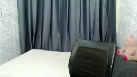 PureJenny online show from June 21, 11:51 pm
