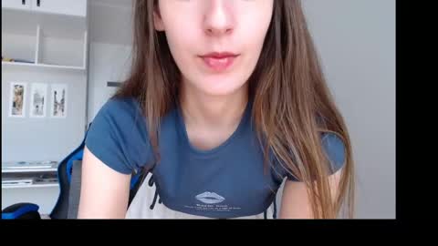 Snapshot of sweetheart_4you chatting on May 20, 7:14 am Emma online show from May 20, 7:14 am