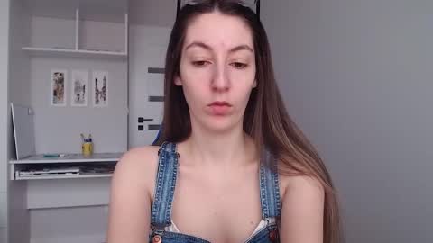 Emma  online show from February 9, 9:13 am