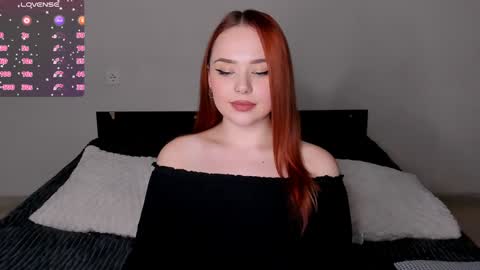 Snapshot of sweetie_candy_ chatting on December 6, 3:22 pm Hannah online show from December 6, 3:22 pm