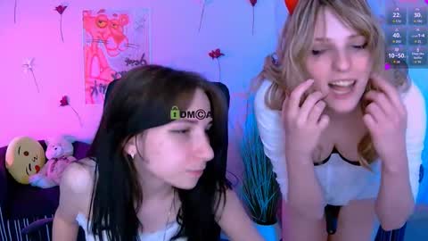 Snapshot of sweetie_chloe_ chatting on May 4, 6:59 pm Chloe online show from May 4, 6:59 pm