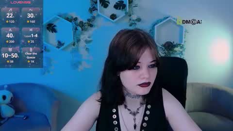 Snapshot of sweetie_chloe_ chatting on June 19, 8:29 am Chloe online show from June 19, 8:29 am