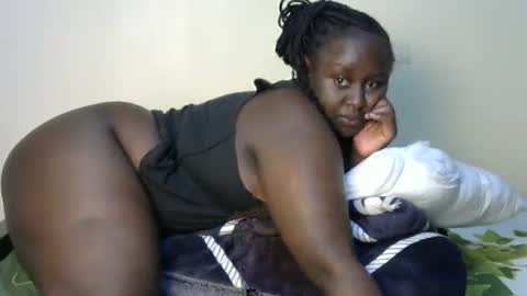 Snapshot of sweetie_lola chatting on March 12, 8:30 am Lola online show from March 12, 8:30 am