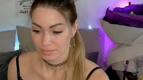 Snapshot of sweetiedarlingxoxox chatting on February 23, 12:57 pm Daddy Babby Girl online show from February 23, 12:57 pm