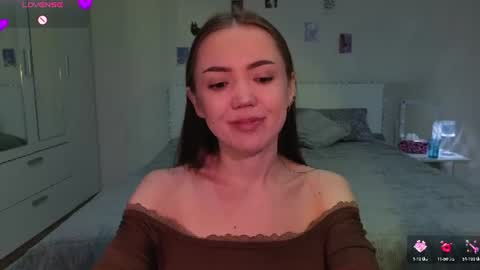 Snapshot of sweetieee_kira chatting on June 29, 1:22 pm sweetieee_kira online show from June 29, 1:22 pm