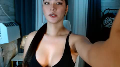 sweetiefox1 online show from October 22, 2:12 am