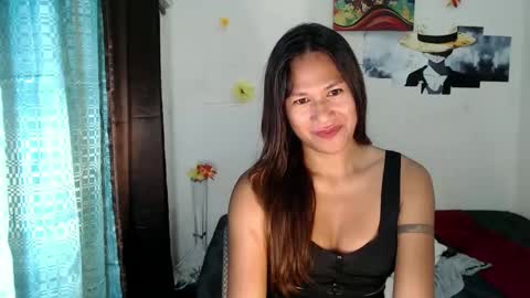 Snapshot of sweetiekimz chatting on March 6, 9:31 pm Rosemarie online show from March 6, 9:31 pm