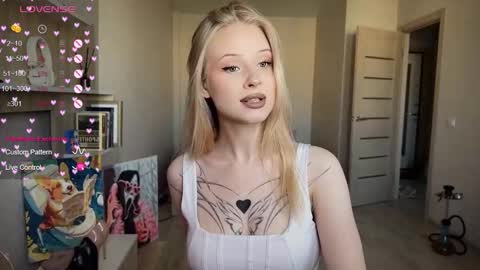 sweetie Lisa3 online show from September 19, 1:56 pm