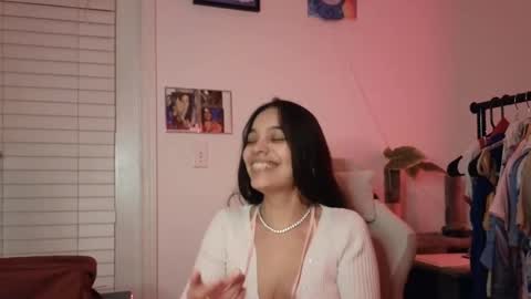 Snapshot of sweetieslikebutter chatting on October 1, 7:14 am Blu Sweets online show from October 1, 7:14 am