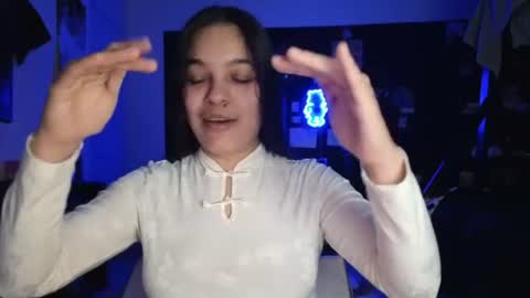 Snapshot of sweetieslikebutter chatting on June 21, 4:26 am Blu Sweets online show from June 21, 4:26 am