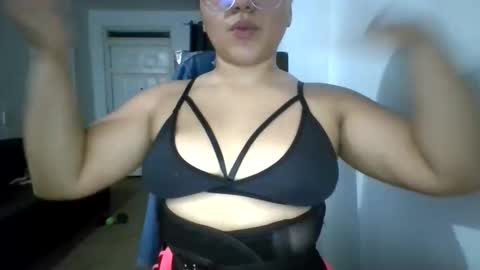 Snapshot of sweetigirl2000 chatting on October 17, 3:31 am Sweetigirl online show from October 17, 3:31 am