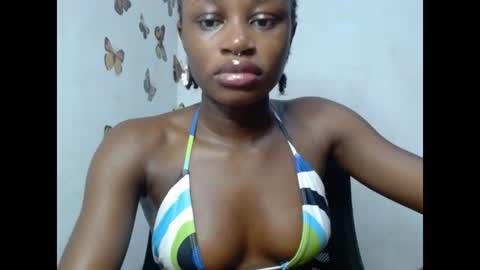 Snapshot of sweetjuicyclit chatting on July 19, 11:41 pm zuri online show from July 19, 11:41 pm
