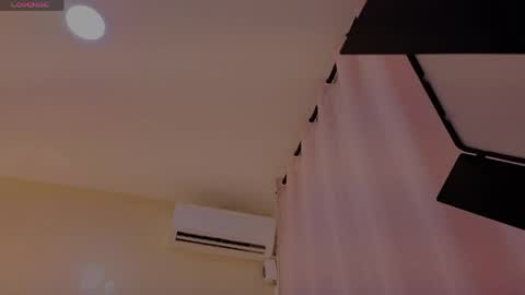 Snapshot of sweetkimmie_ chatting on April 30, 11:16 am Isabel online show from April 30, 11:16 am