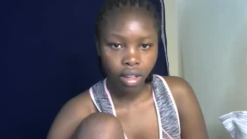 Snapshot of sweetkirrie chatting on May 12, 10:12 am sweetkirrie online show from May 12, 10:12 am