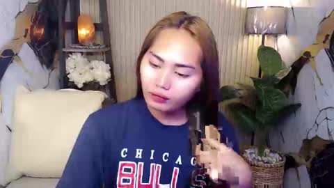   online show from March 29, 10:54 pm